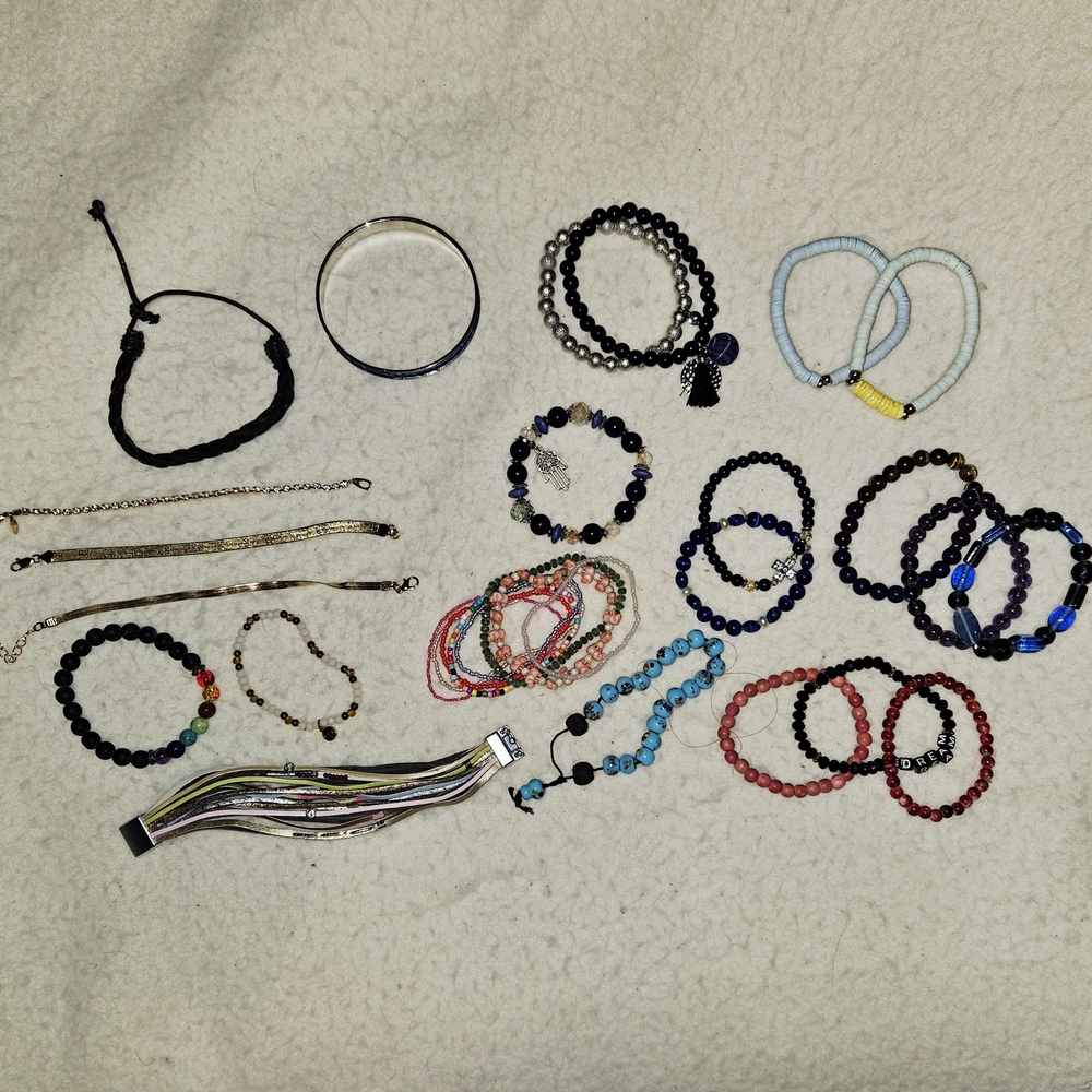 30 pieces Mixed Bracelet Lot